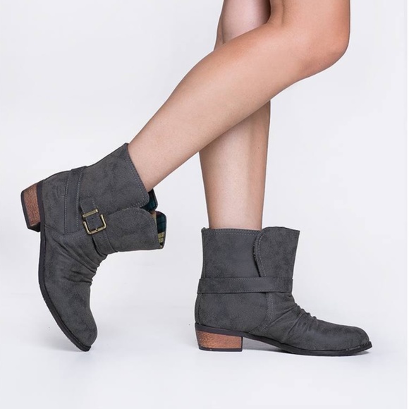 Chinese Laundry Shoes - Olive Flannel Lined Distressed Motorcycle Boots